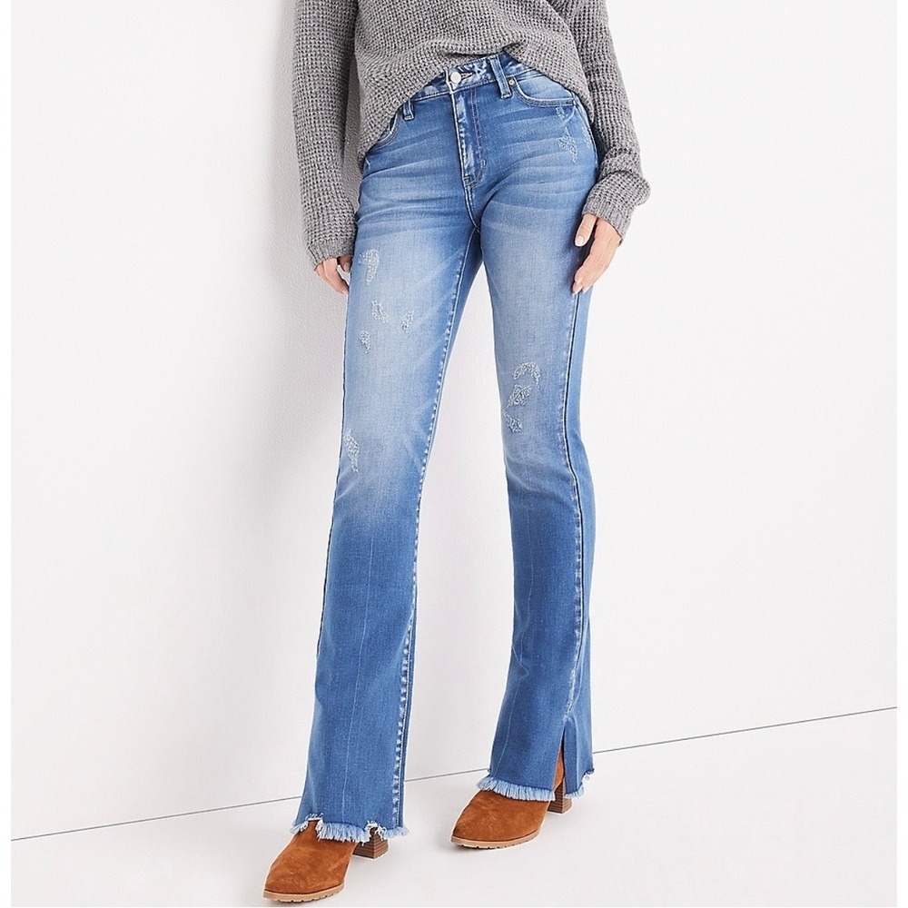 KanCan Maurices Bootcut High Rise Jeans‎ Blue Distressed Raw Hem 165715 Size 31